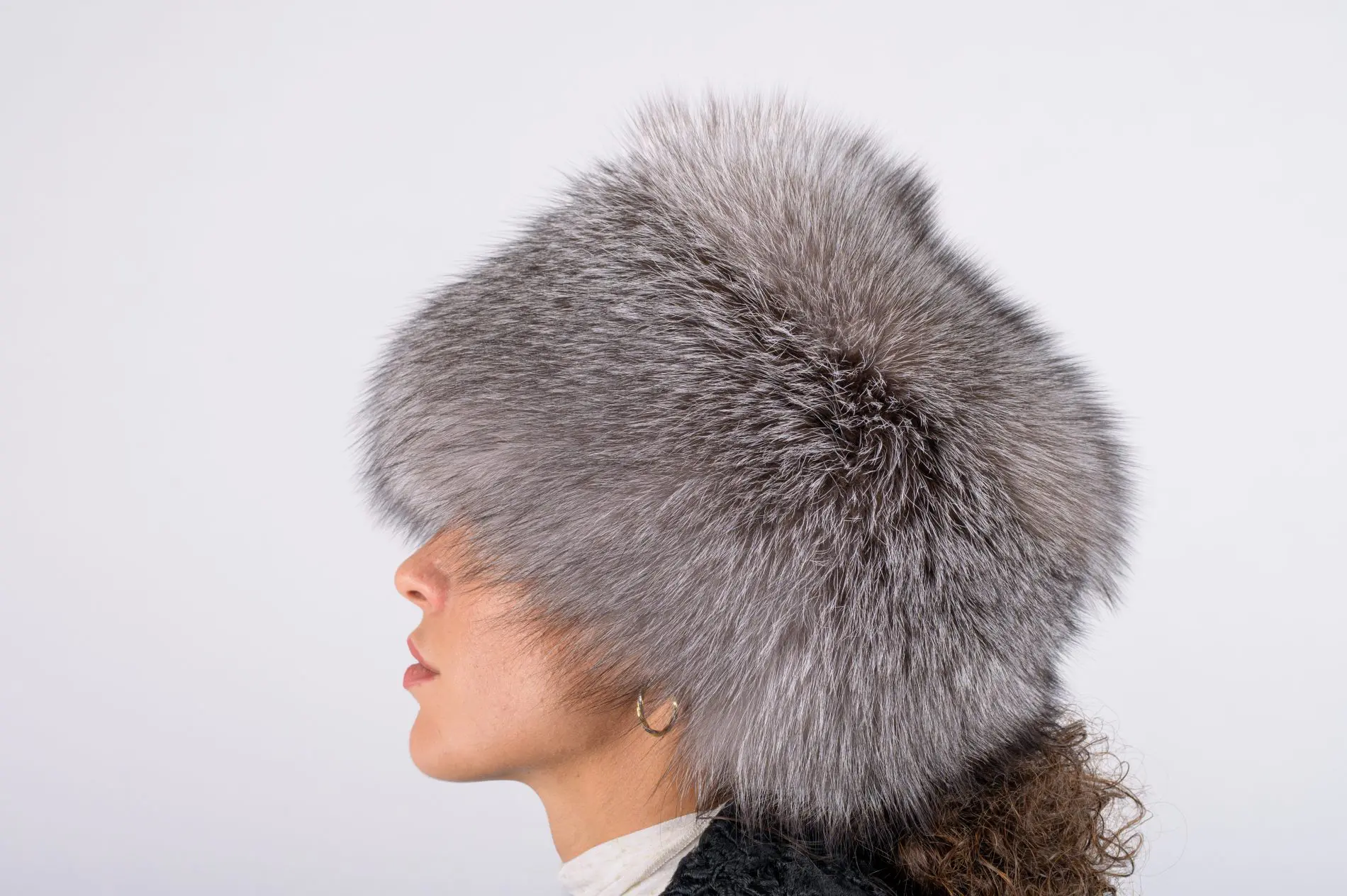 Colbacco in volpe frost naturale – grigio - immagine 4