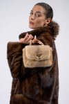 Borsa piccola in visone con tracolla sganciabile