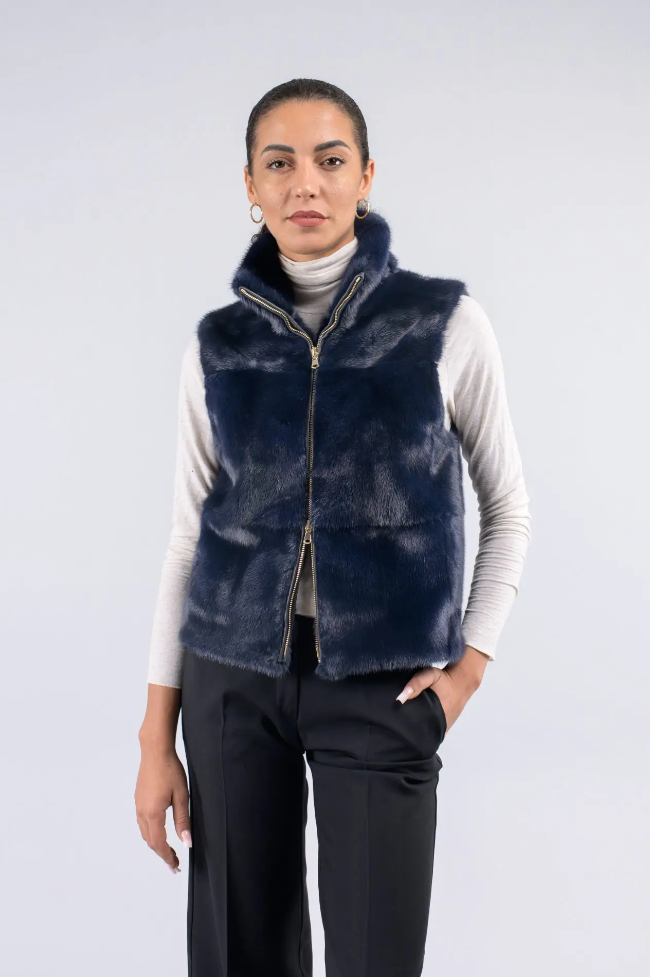 DRU0057-gilet-in-visone-con-collo-alla-coreana-1 Gilet in visone con collo alla coreana - immagine 1