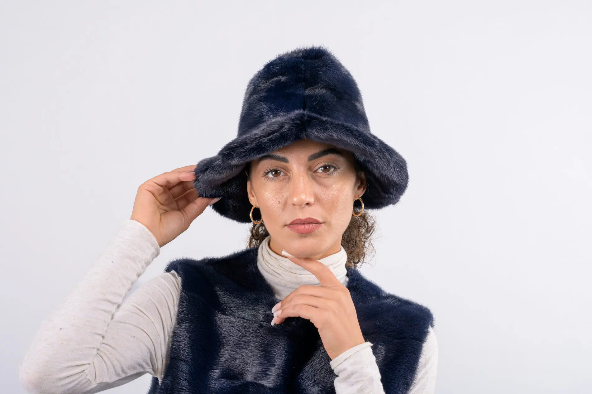 Cappello in visone - blu - immagine 3