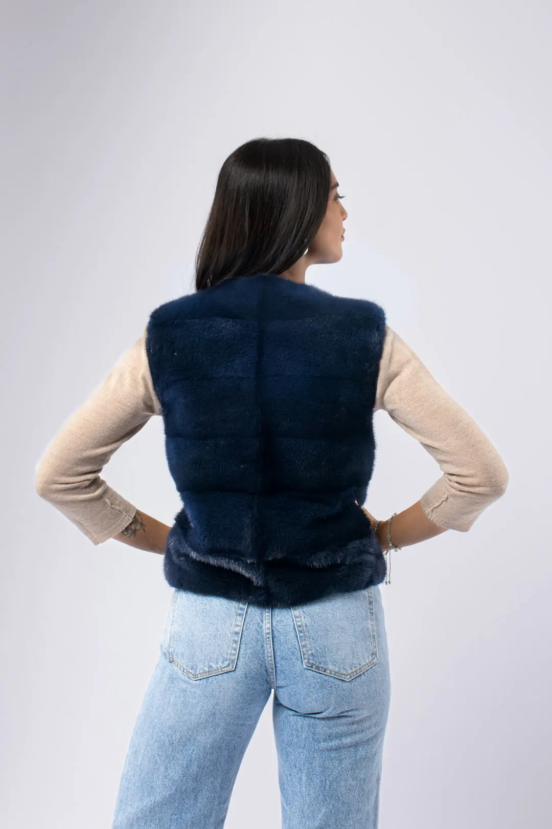 Gilet corto in visone pregiato - immagine 2